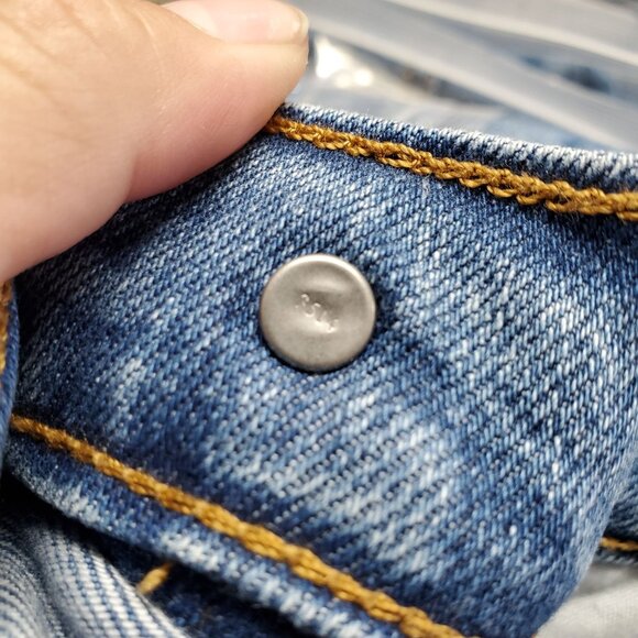 Levis Jeans Womens 28 Blue Wedgie Straight Stretch Button Fly Frayed Hem - Picture 13 of 14